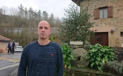 “Eusko Jaurlaritzan zer egin ez dakitela dabiltza egunotan”