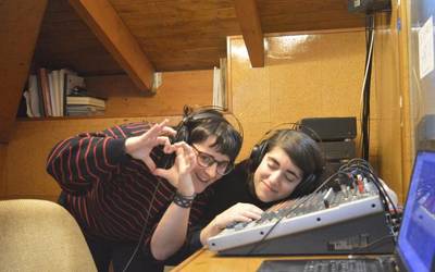 Egun Ero Kantuz: gaur, irratiari omenaldia