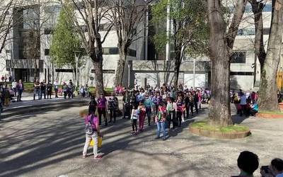 [BIDEOA] 'Bortxatzailea zu zara' indarkeria matxistaren aurkako flashmob-a egin dute Durangon