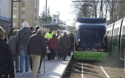 Unibertsitatera iritsi da Gasteizko tranbia