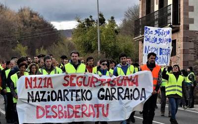 Nazioarteko garraioa desbideratzea eskatuz N-121-A errepidea moztuko dute otsailaren 28an Beran