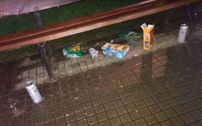 Kejie ta desditxie: ''Eroski txikiaren atzean, zaborra"