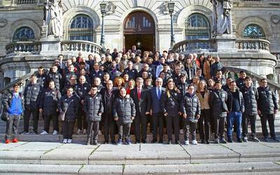 Genuine Athletic Club Fundazioko jokalariei harrera egin die Bilboko Udalak