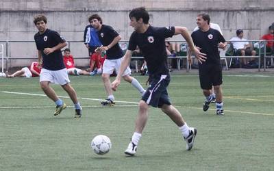 Zazpiko futbol txapelketa antolatu dute Aretxabaletan