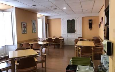 Lehenengo jantoki soziala irekiko du Gasteizko Udalak