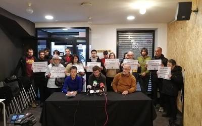 Pisu eta logela turistikoek Alde Zaharrean duten eragina salatu du SOS Alde Zaharrak
