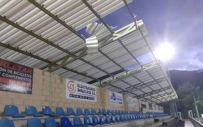 Estalki berria ipiniko dute futbol zelaiko harmailetan