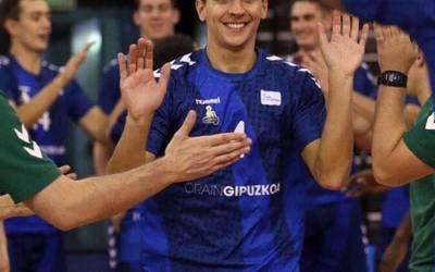 Federico Van Lacke jokalari argentinarra fitxatu du Juaristi ISBk