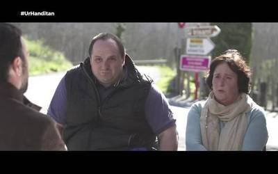 'Ur Handitan' programan N-121-Ari eskainiko dioten saioaren lehenbiziko bortz minutuak