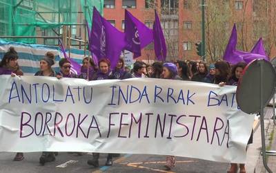 Jende ugari bildu da Tolosako Martxoak 8ko manifestazioan