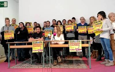 Ehun eragile sozial, sindikal eta politikok babestu dute Europako mugetako egoera salatzeko ekimena
