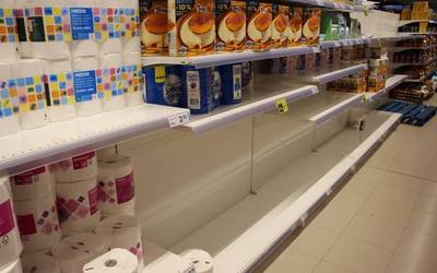 Herritarrei arduraz kontsumitzeko eskatu diete Jaurlaritzak, Elikagaien Klusterrak eta hainbat supermerkatuk
