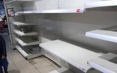 Herritarrei arduraz kontsumitzeko eskatu diete Jaurlaritzak, Elikagaien Klusterrak eta hainbat supermerkatuk