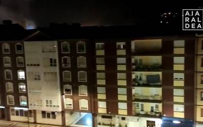 Osasun langileen aldeko txaloak entzun dira Laudio eta Aretan