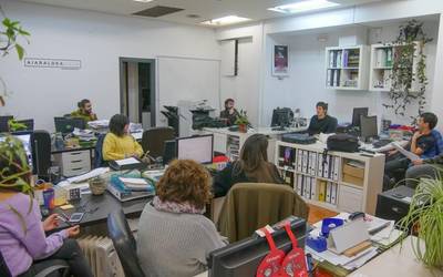 Aiaraldea Kooperatiba Elkarteak etxetik egingo du lan, koronabirusa zabaltzea ekiditeko