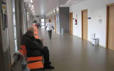 Osakidetzak bertan behera utzi ditu programatutako kontsulta eta ebakuntza ia guztiak
