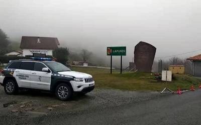 Nafarroa eta Lapurdi arteko muga itxi du Guardia Zibilak