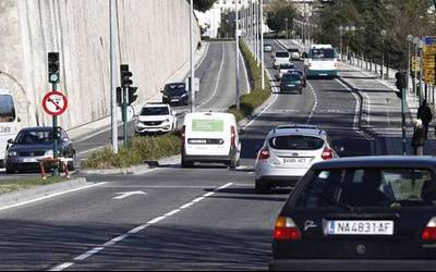 Zirkulazio zergaren ordainketa geldiarazi du Iruñeko Udalak