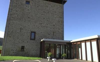 Hotelak eta ostatuak ixteko agindua eman du Espainiako Gobernuak
