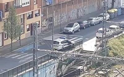 Sare sozialen bitartez zabaldu den bideoak udaltzainen eta emakume baten arteko eztabaida jasotzen du