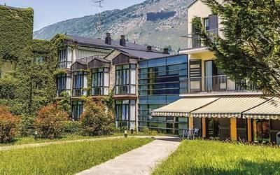 Adinekoen egoitzetako egoiliarrei eta langileei koronabirusaren proba egitea eskatu du LABek