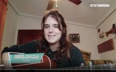Ainara Zamakola, etxetik mundura