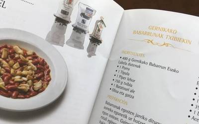 Sukaldeko errezetak eta abestiak trukatzeko WhatsApp taldea sortu du Durangoko Udalak