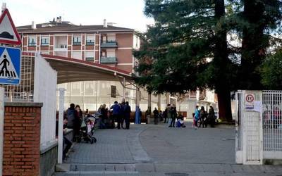 Baliabide digitalik ez duten familiei lagunduko diete Abadiñon eta Elorrion
