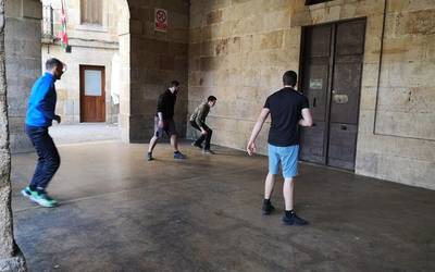 "Pilotan aritzeko xarma berezia duen txokoa da kontzejupea"
