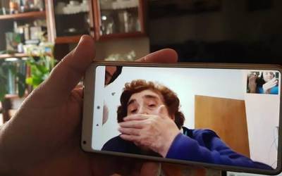 Familiarekin harremana izateko modu berria