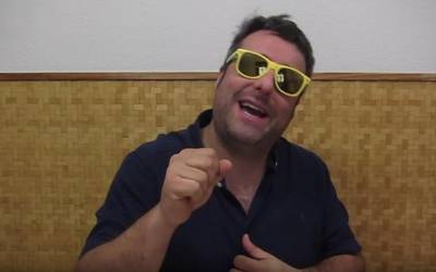 50 bideo inguru jaso ditu AZ Gaubelakek playback emanaldirako