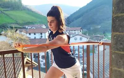 «Zaila da erritmo berean edo intentsitate altuan entrenatzen jarraitzea noiz jokatuko duzun jakin gabe»