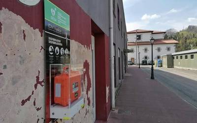 Desfibriladore berriak jarri ditu Lesakako udalak herriko hainbat puntutan