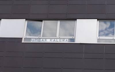 Umeen etxealdia arintzeko lapikojotzea, egunero 18:00etan