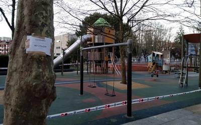 Espainiako gobernuak atzera egin eta 14 urtetik beherakoen paseoak baimenduko ditu