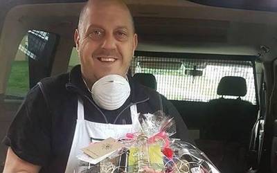 "Arabako ekoizle txikiak banaketan laguntzeko nago"