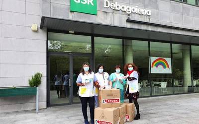 Eroskik 10.000 maskara eman dizkio hainbat zaharren egoitza kudeatzen dituen GSR kooperatibari