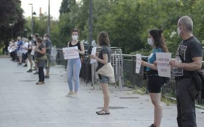 Protesta egin dute Zubiko Kurajon, Luiaondoko lan heriotza salatzeko
