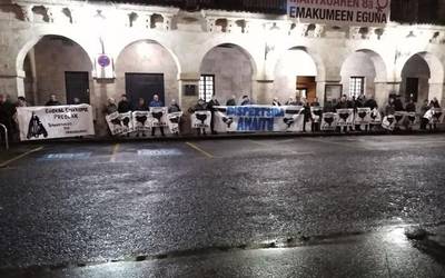 Bi hilabeteren ostean, plazara bueltatzeko deia egin du Gure Artera-Sarek