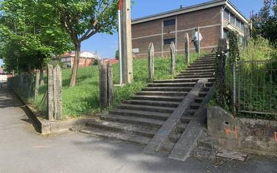 Iurretako Maiztegi eskolako kanpo itxitura eta sarbideak berriztuko dituzte