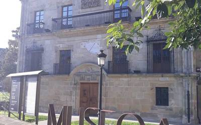 Durangoko museoa eta biblioteka herritarrentzako zabalik daude ostera ere