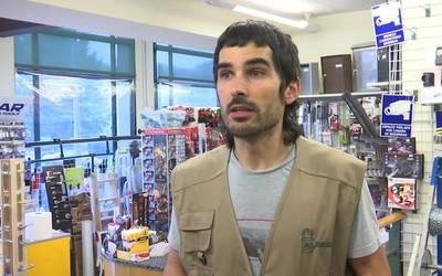 Aldedi burdindegian "pozik" hartu dituzte berriro bezeroak