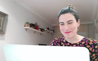 Lorea Argarate Zubia ikertzaileari elkarrizketa #NikEtxean Esperimentuak proiektuaren maiatzeko egutegia bukatzeko