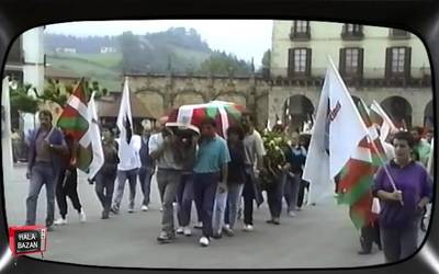 Kilometroak'91 Bergaran, Txomin Iturberi omenaldia Arrasaten eta Susana Arregiren gorpuari harrera Oñatin