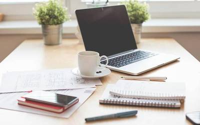 Lanerako gaitasunak hobetzeko online ikastaroak antolatu ditu UKUEk