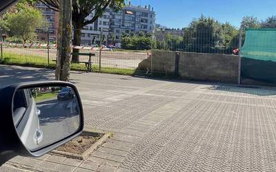 Durangorako sarreran, Tadu enpresa zegoen inguruan, 120 plazako aparkalekua egiten dabiltza