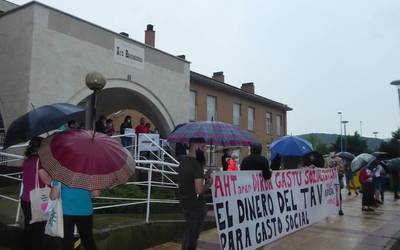 "Gobernuak gizartearen benetako beharrei erantzun die"