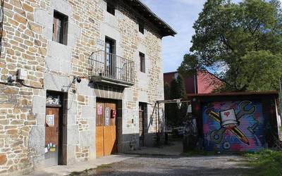 Mendi ibilaldi eta dokumental proiekzioekin ospatuko dute Orbeko Etxearen XIX. urteurrena