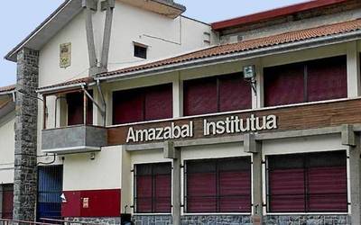 Amazabalgo jangela eta garraio zerbitzuak diruz lagunduko dituzte datorren ikasturtean
