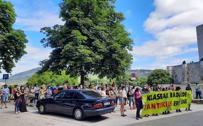 Eskola jantokiak ixtea "onartezina" dela salatu du LABek